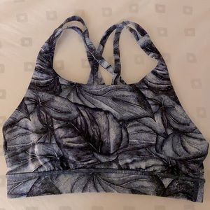Lululemon sports bra